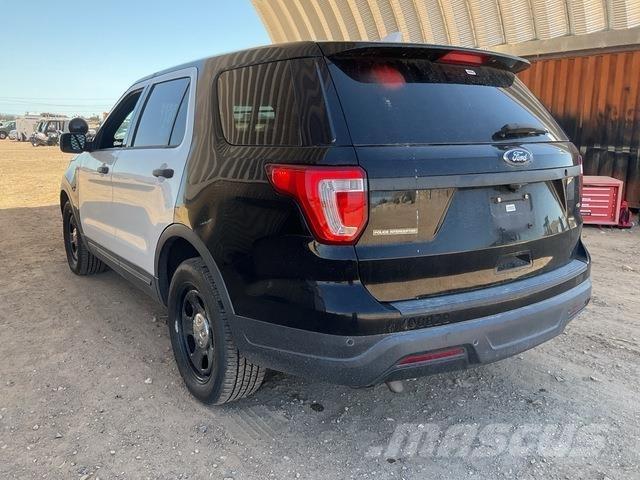 Ford Explorer 自動車