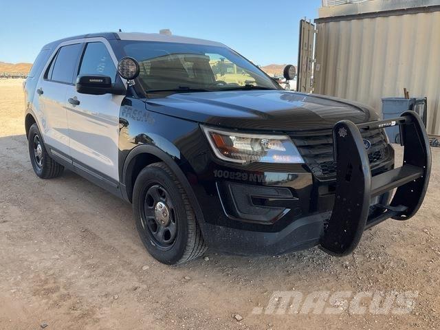 Ford Explorer 自動車