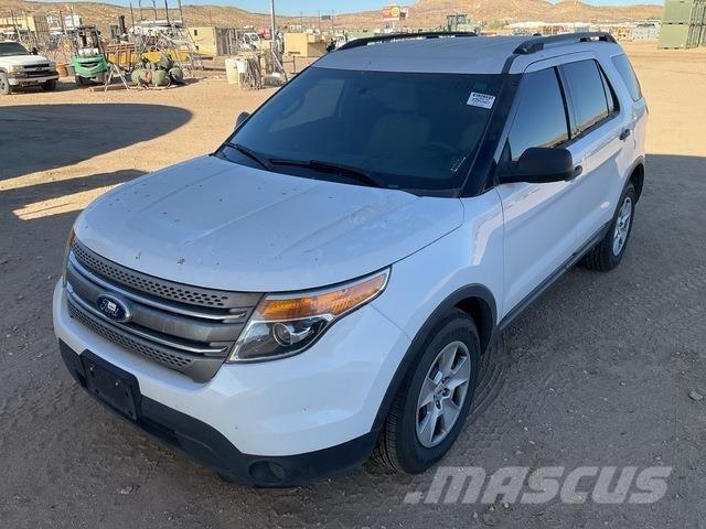 Ford Explorer 自動車