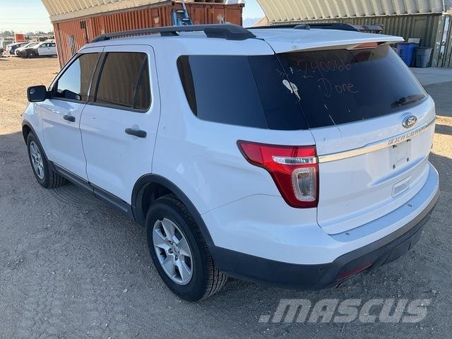 Ford Explorer 自動車