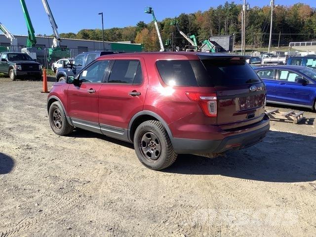 Ford Explorer 自動車