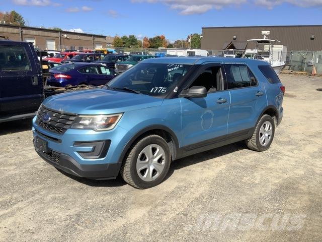 Ford Explorer 自動車