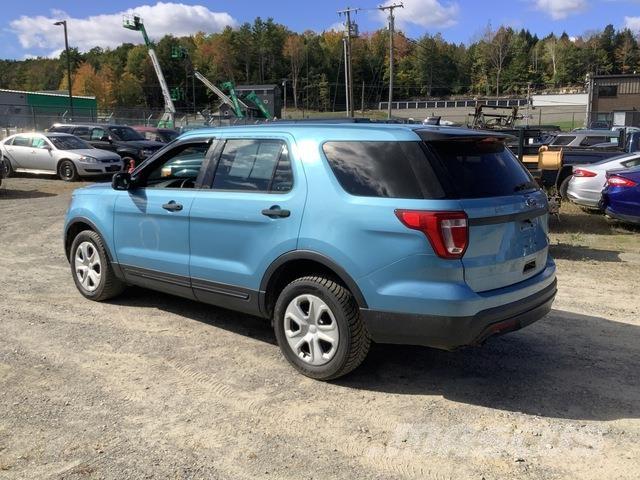 Ford Explorer 自動車