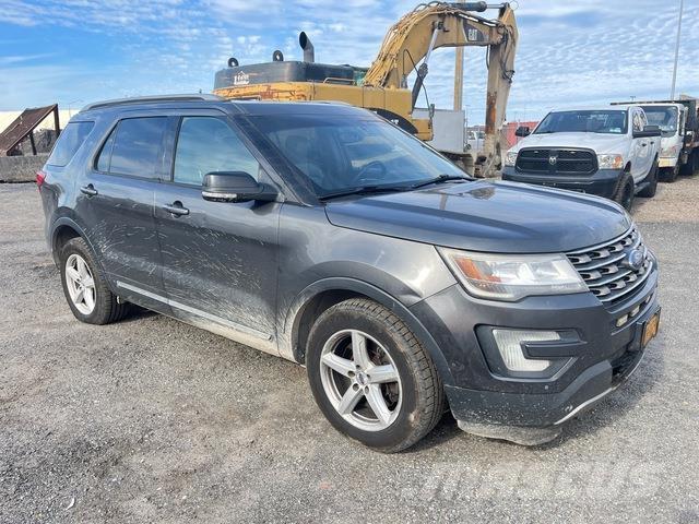 Ford Explorer 自動車