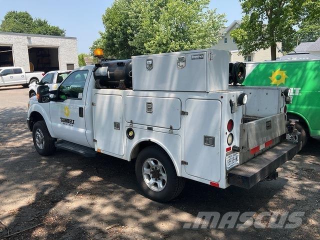 Ford F-250 多目的／汎用車両