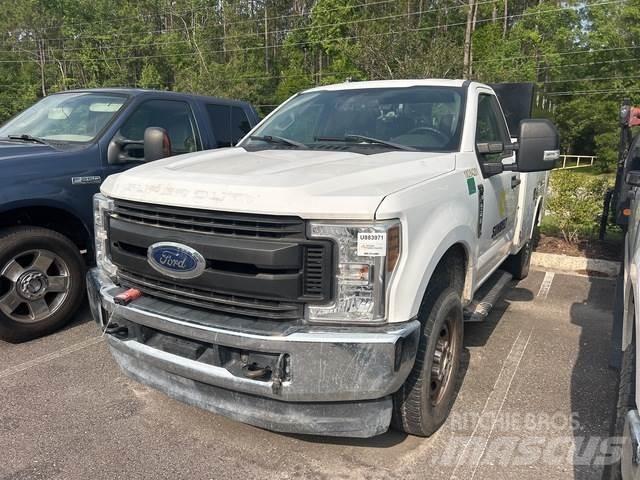 Ford F-250 多目的／汎用車両