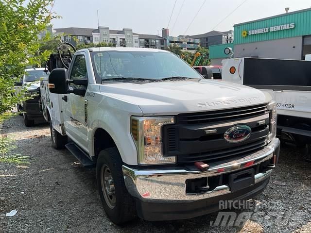 Ford F-250 多目的／汎用車両