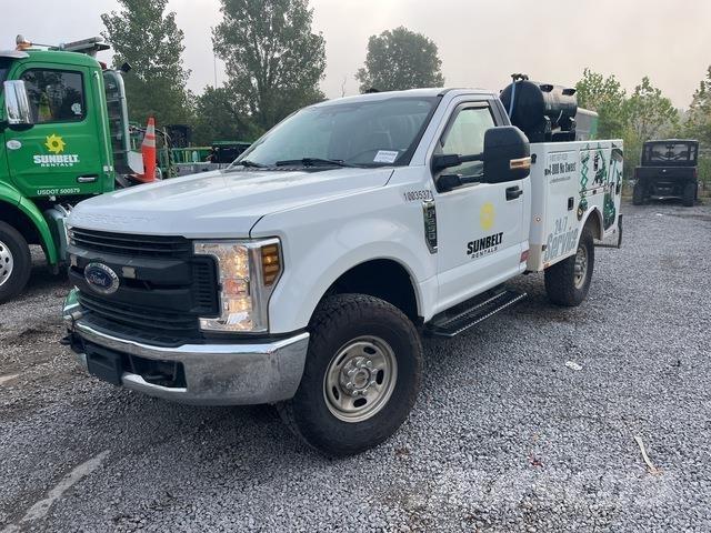 Ford F-250 多目的／汎用車両