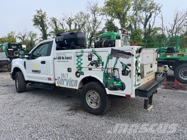 Ford F-250 多目的／汎用車両