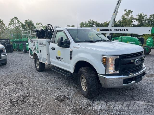 Ford F-250 多目的／汎用車両
