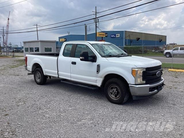 Ford F-250 ピックアップ／ドロップサイド