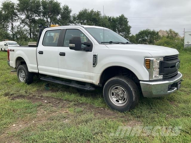 Ford F-250 ピックアップ／ドロップサイド
