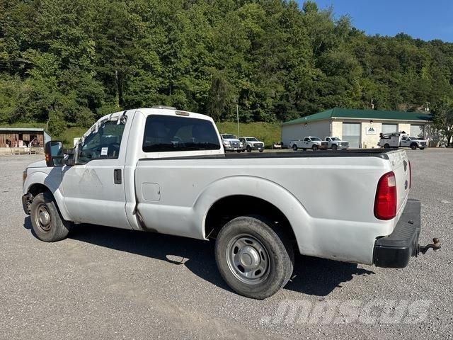 Ford F-250 ピックアップ／ドロップサイド