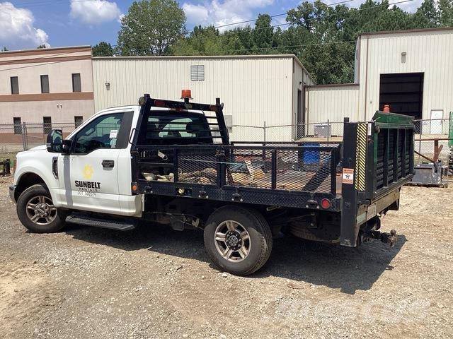 Ford F-250 平ボディー