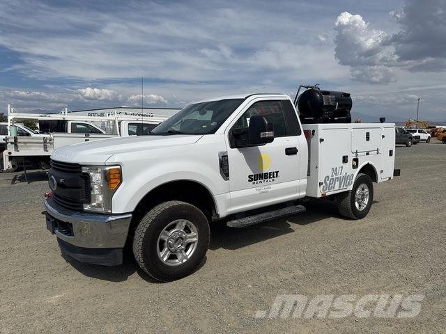 Ford F-250 多目的／汎用車両