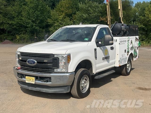 Ford F-250 多目的／汎用車両