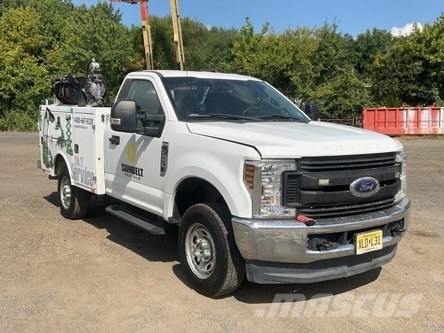 Ford F-250 多目的／汎用車両