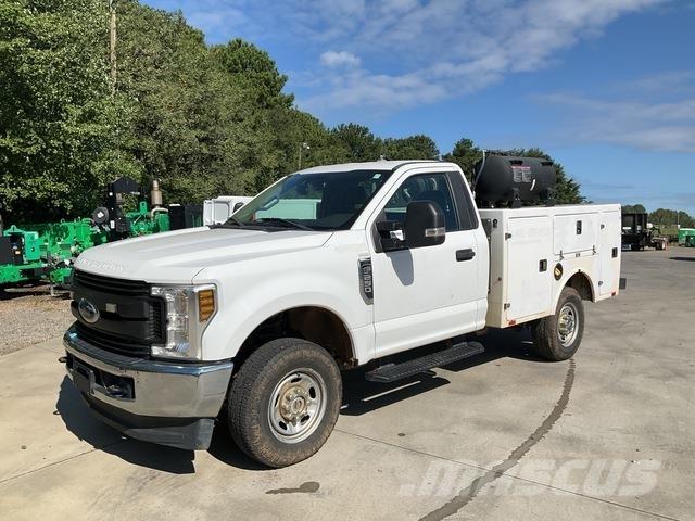 Ford F-250 多目的／汎用車両