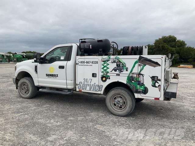 Ford F-250 多目的／汎用車両