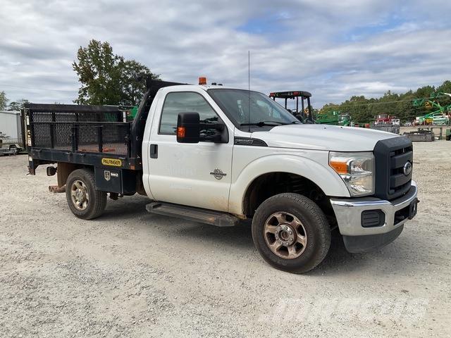 Ford F-250 平ボディー
