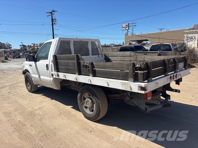 Ford F-250 平ボディー