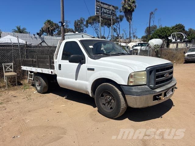 Ford F-250 平ボディー