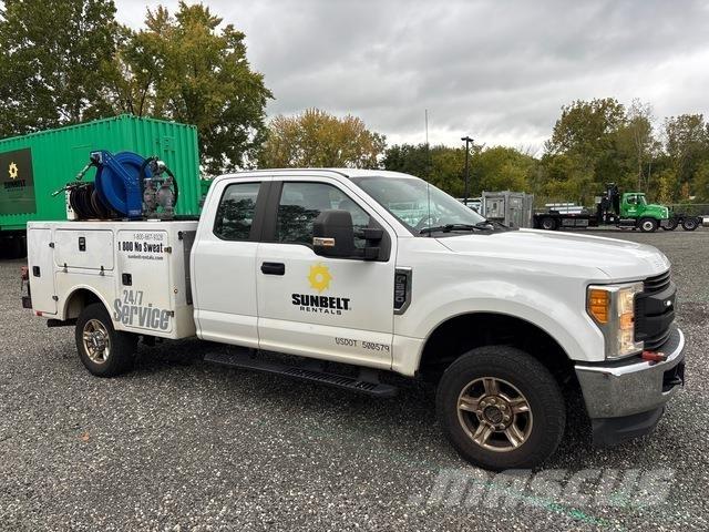 Ford F-250 多目的／汎用車両