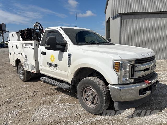 Ford F-250 多目的／汎用車両