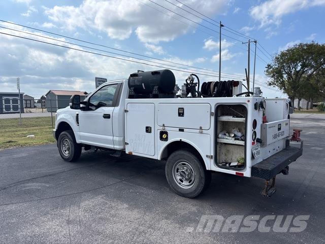 Ford F-250 多目的／汎用車両