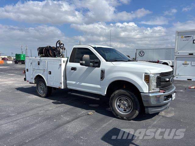Ford F-250 多目的／汎用車両