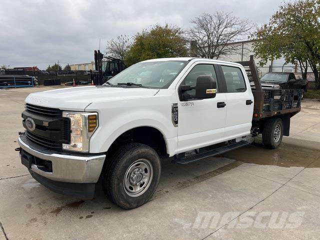 Ford F-250 平ボディー