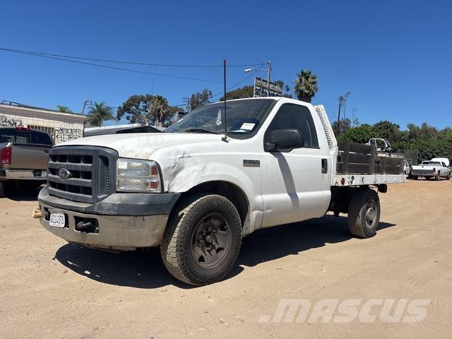 Ford F-250 平ボディー