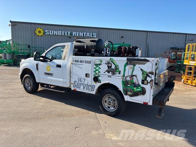 Ford F-250 多目的／汎用車両