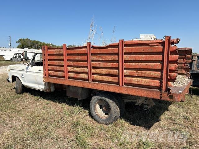 Ford F-350 ダンプ