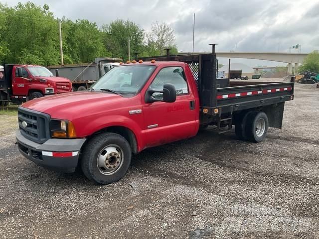 Ford F-350 平ボディー