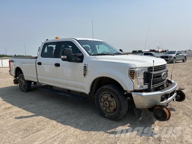 Ford F-350 ピックアップ／ドロップサイド