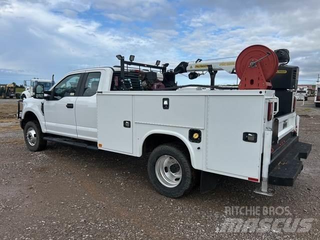 Ford F-350 多目的／汎用車両