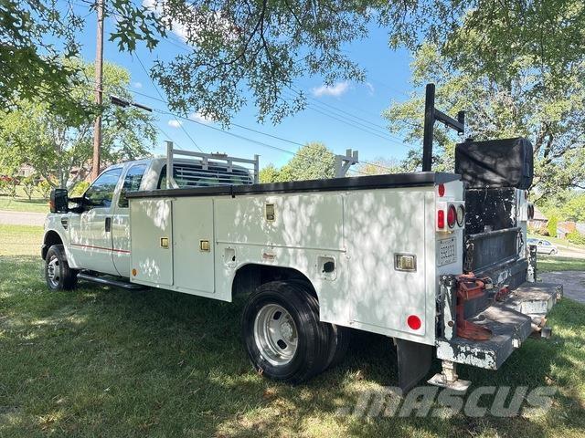 Ford F-350 多目的／汎用車両