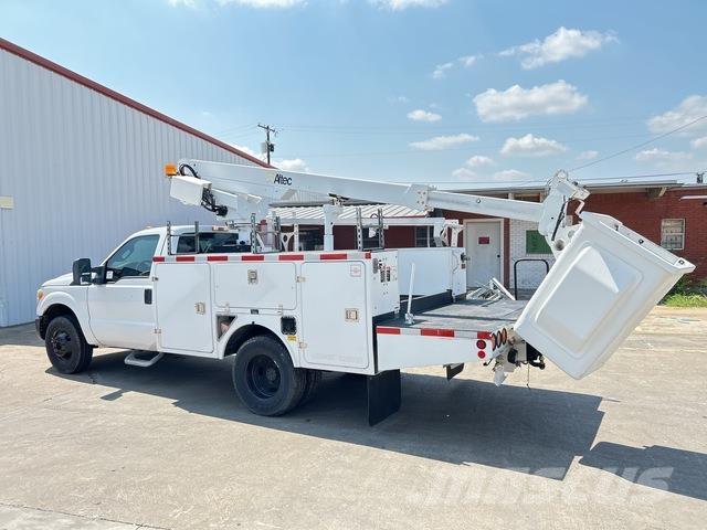 Ford F-350 トラック高所作業車