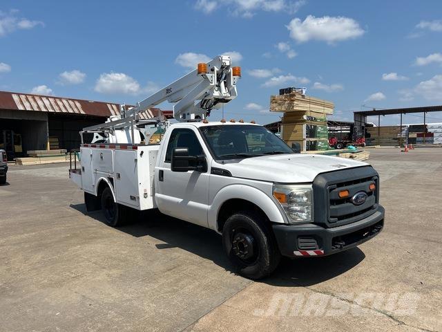 Ford F-350 トラック高所作業車