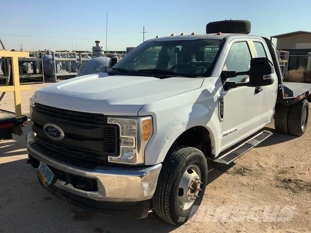 Ford F-350 平ボディー