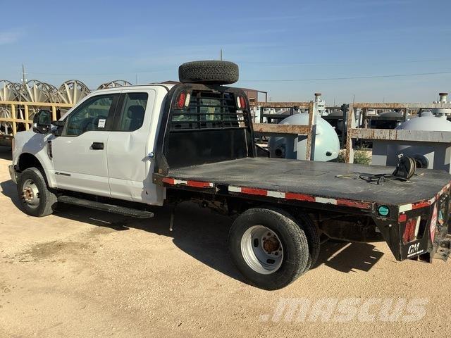 Ford F-350 平ボディー