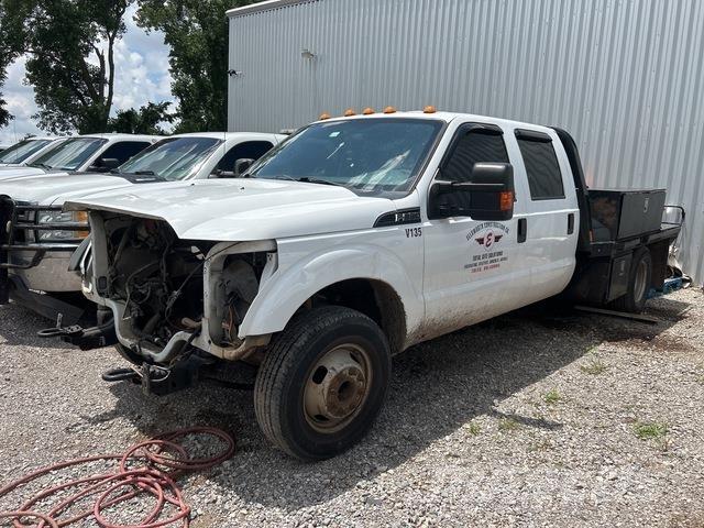Ford F-350 平ボディー