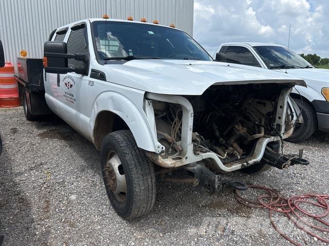 Ford F-350 平ボディー