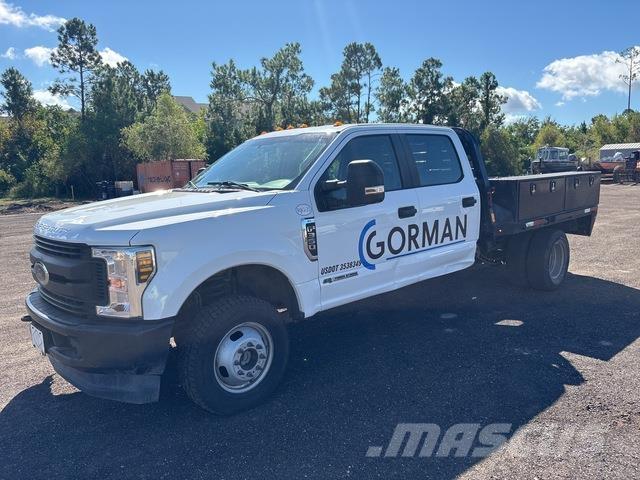 Ford F-350 平ボディー