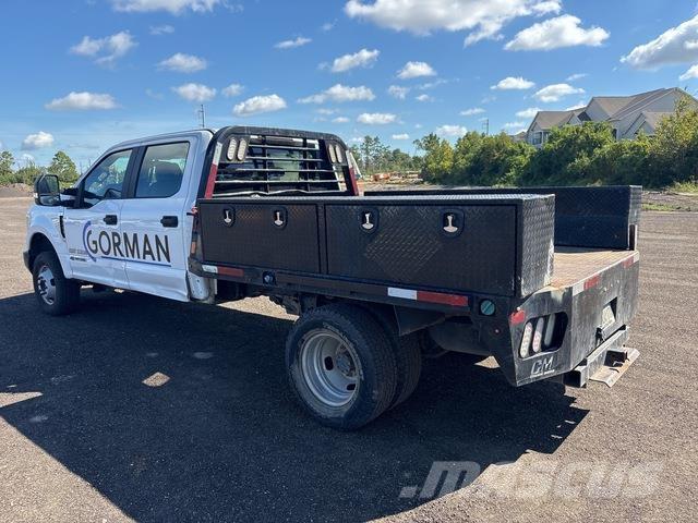 Ford F-350 平ボディー