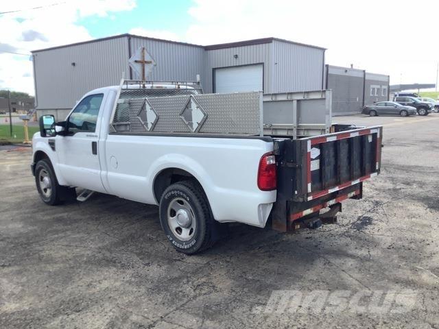 Ford F-350 ピックアップ／ドロップサイド