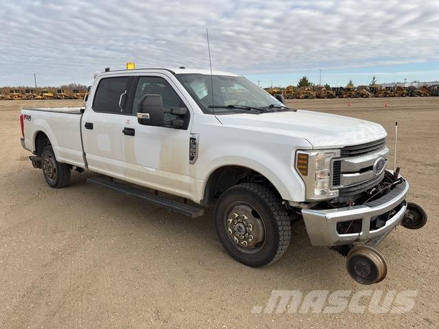 Ford F-350 ピックアップ／ドロップサイド