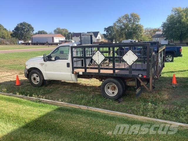 Ford F-350 平ボディー