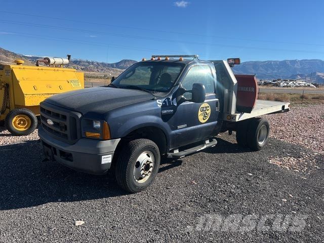 Ford F-350 平ボディー